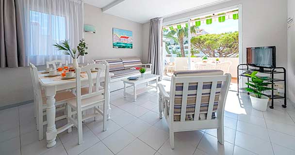 Apartamentos Estival Park