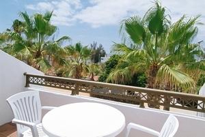 Apartamentos Fariones Club De Mar