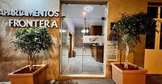 Apartamentos Frontera