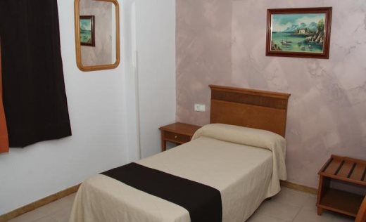 Apartamentos Gomila Park