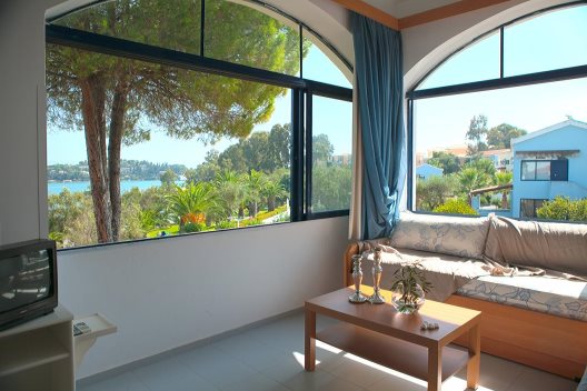 Apartamentos Govino Bay