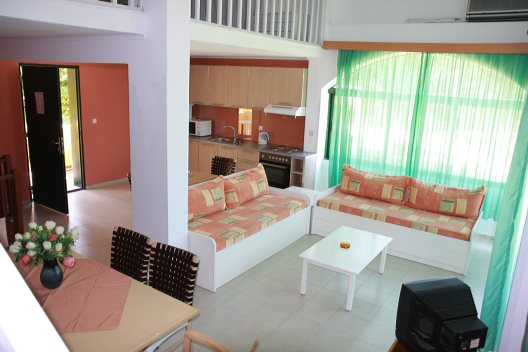 Apartamentos Govino Bay