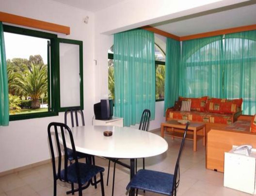 Apartamentos Govino Bay