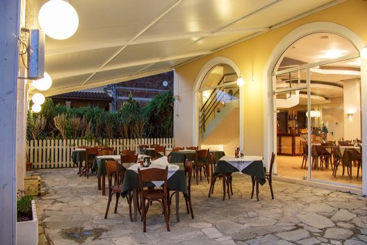 Apartamentos Govino Bay