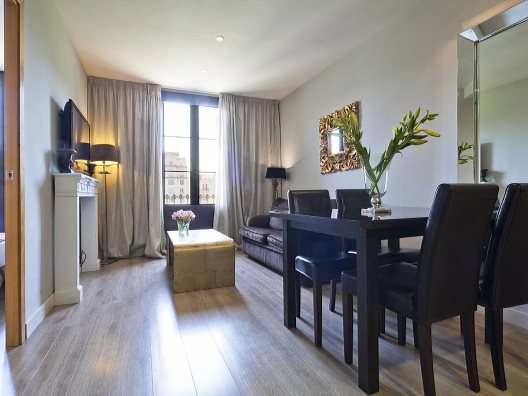 Apartamentos Grandom Suites