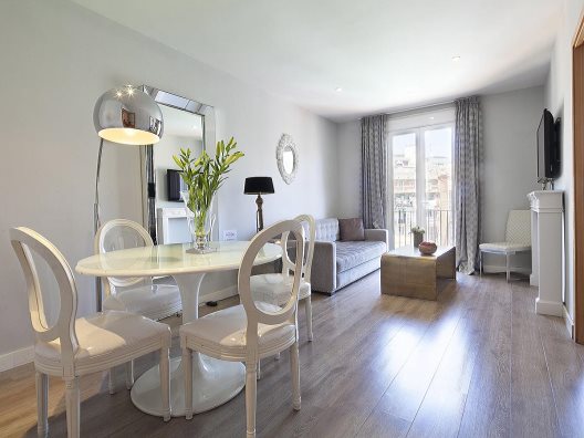 Apartamentos Grandom Suites