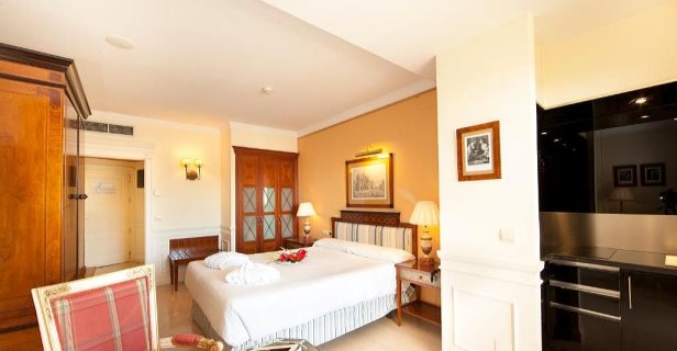 Apartamentos Guadalpin Boutique
