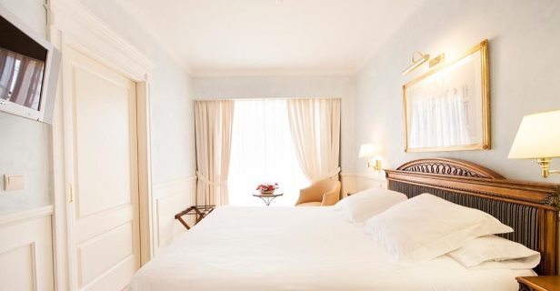 Apartamentos Guadalpin Boutique