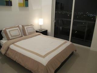 Apartamentos Habitat Miami-self-catering Condos