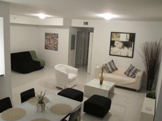 Apartamentos Habitat Miami-self-catering Condos