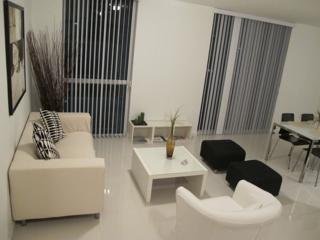 Apartamentos Habitat Miami-self-catering Condos