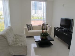 Apartamentos Habitat Miami-self-catering Condos