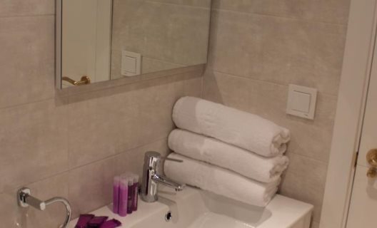 Apartamentos Habitat Suites Gran Vía 17