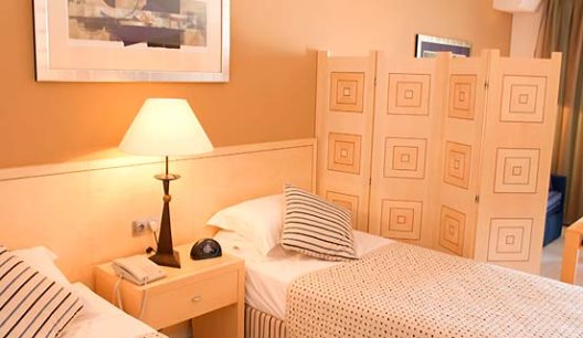 Apartamentos Hollywood Mirage Club
