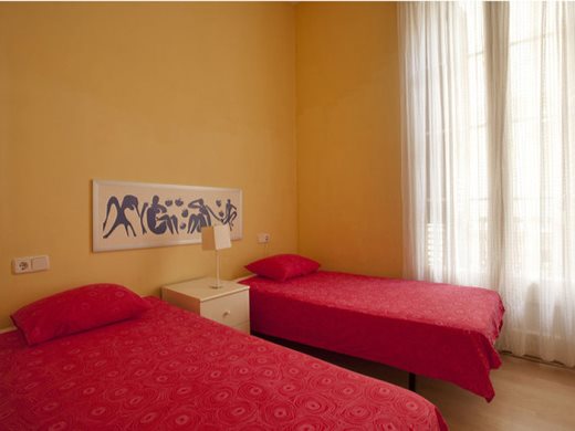 Apartamentos In Barcelona Sant Joan 4
