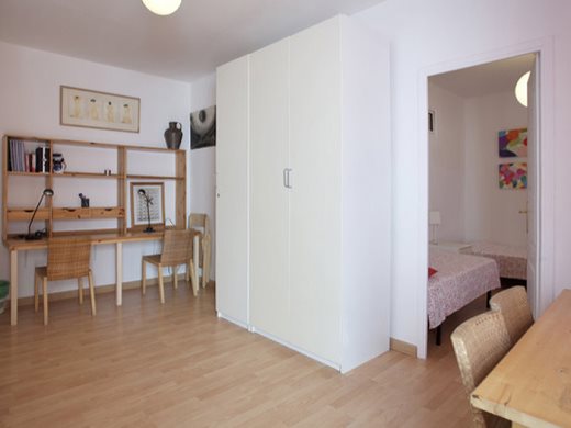 Apartamentos In Barcelona Sant Joan 4