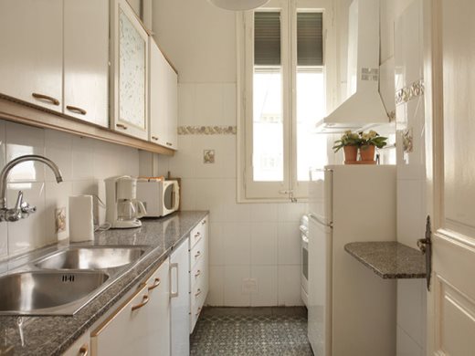Apartamentos In Barcelona Sant Joan 4