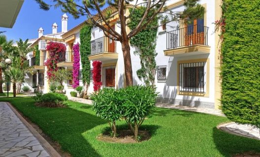 Apartamentos Infiniti Beach Resort