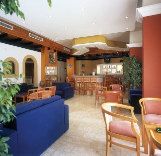Apartamentos Kefalos Damon
