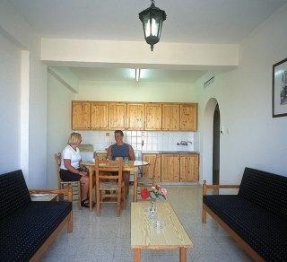 Apartamentos Kefalos Damon
