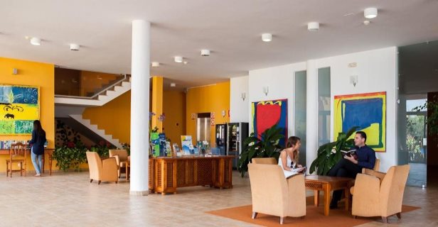 Apartamentos La Caleta