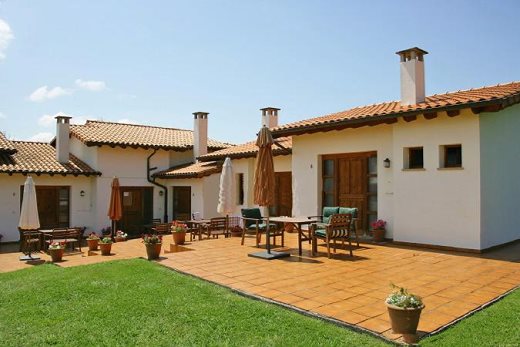 Apartamentos La Casona De Terienzu