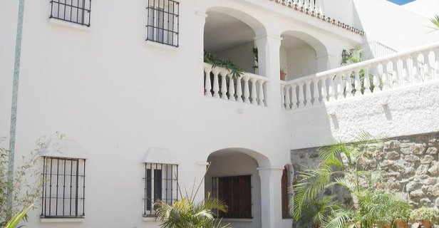 Apartamentos La Mundial