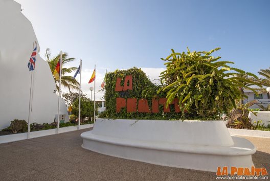 Apartamentos La Peñita