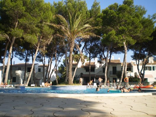 Apartamentos Las Brisas I & II