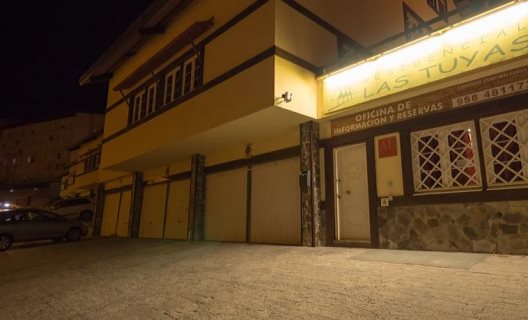 Apartamentos Las Tuyas 3000