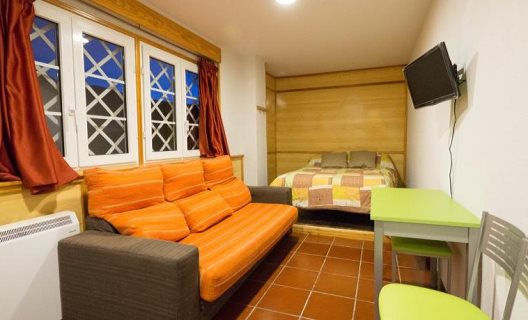 Apartamentos Las Tuyas 3000