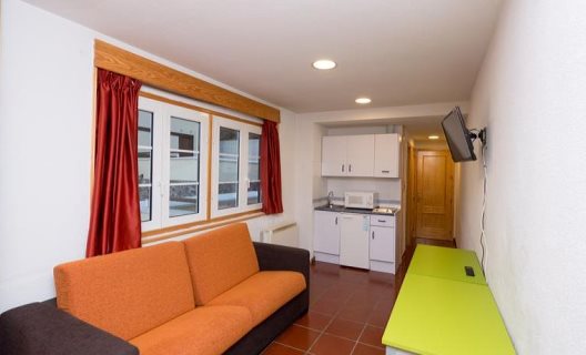 Apartamentos Las Tuyas 3000
