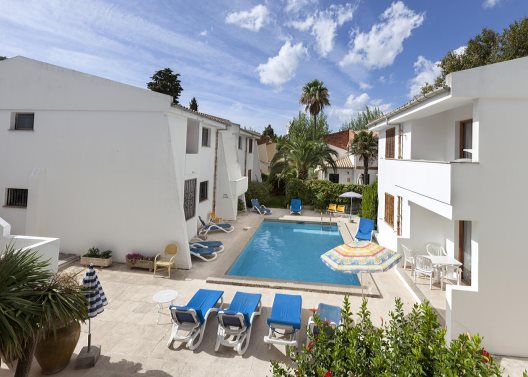 Apartamentos Leo