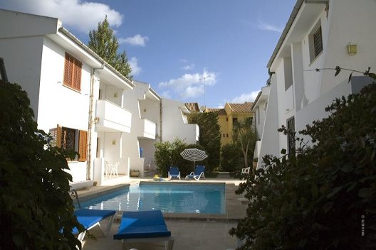 Apartamentos Leo