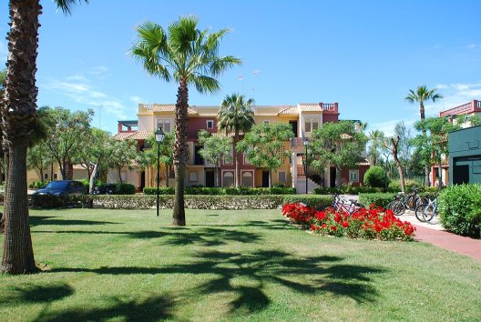 Apartamentos Leo Canela Golf