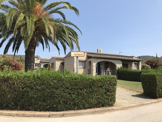 Apartamentos Les Palmeres