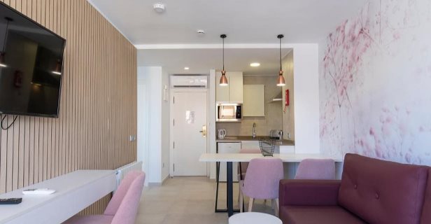 Apartamentos Levante Beach