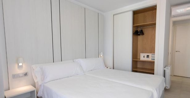 Apartamentos Levante Beach