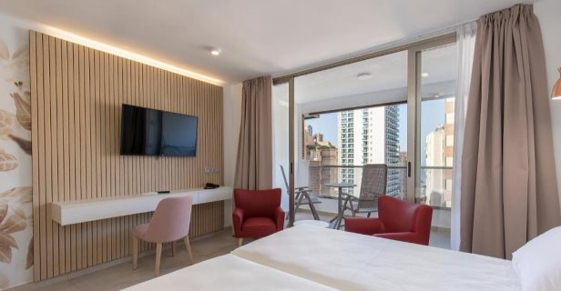 Apartamentos Levante Beach