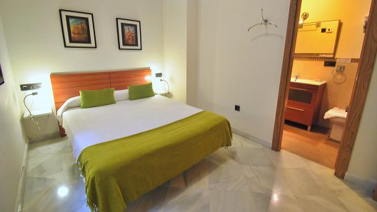 Apartamentos Living Sevilla Lumbreras