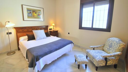 Apartamentos Living Sevilla Lumbreras