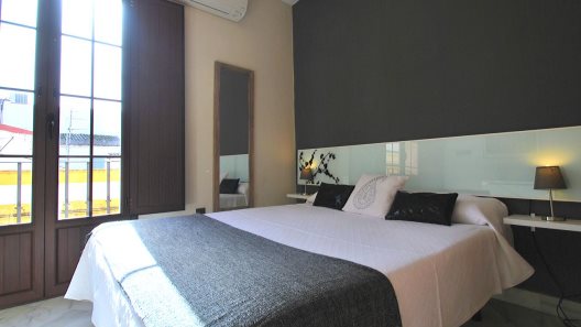Apartamentos Living Sevilla Lumbreras