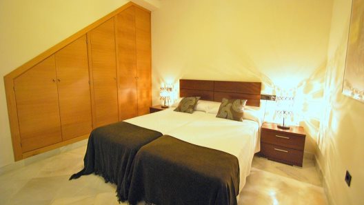 Apartamentos Living Sevilla Lumbreras