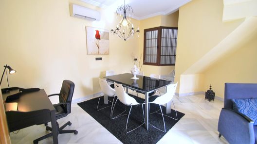 Apartamentos Living Sevilla Lumbreras