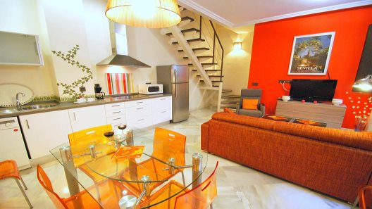 Apartamentos Living Sevilla Lumbreras