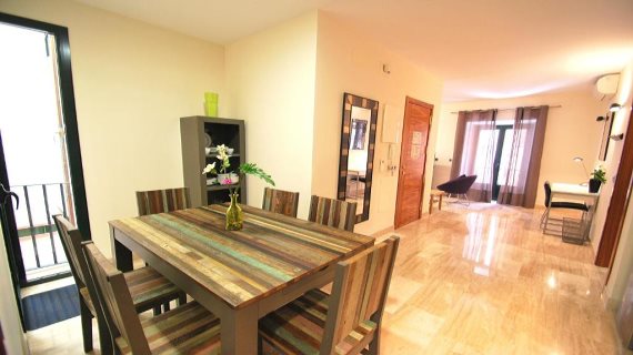 Apartamentos Living Sevilla Maestranza