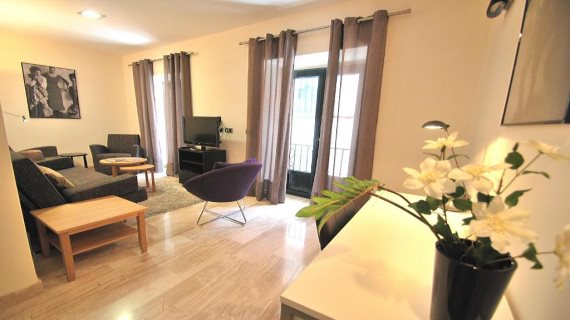 Apartamentos Living Sevilla Maestranza