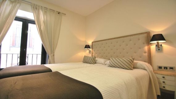 Apartamentos Living Sevilla Maestranza