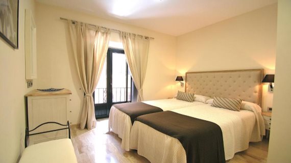 Apartamentos Living Sevilla Maestranza