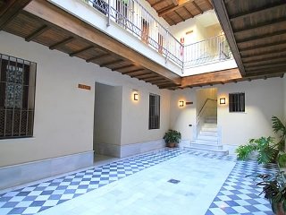 Apartamentos Living Sevilla San Lorenzo